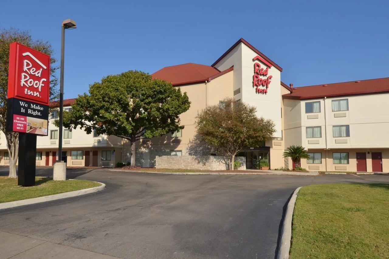 Red Roof Airport Motel 2*