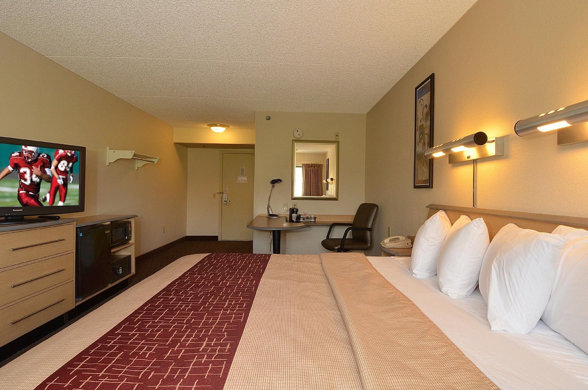 Red Roof Airport Motel 2*