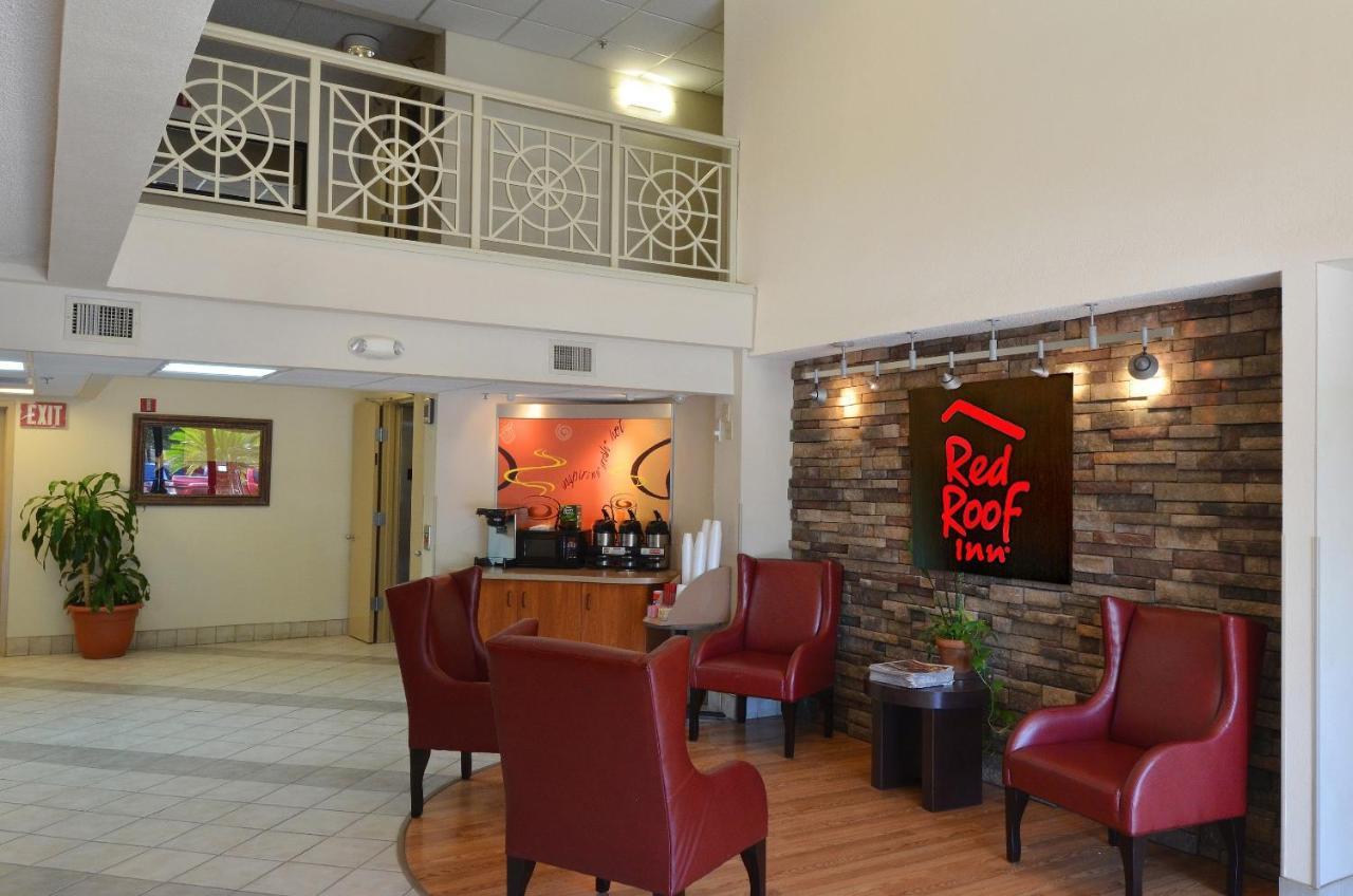 Red Roof Airport Motel 2*