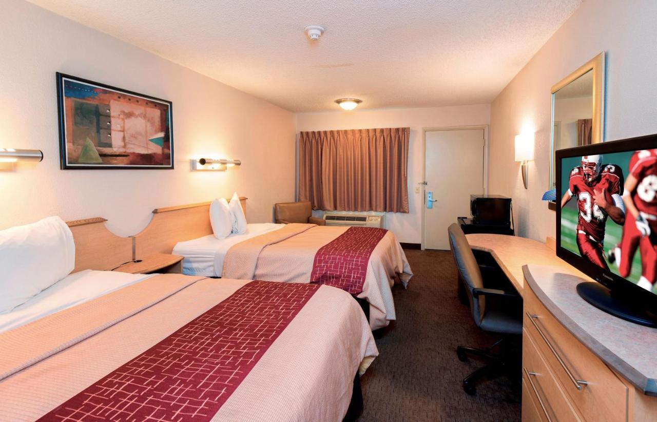Motel Red Roof Airport 2*